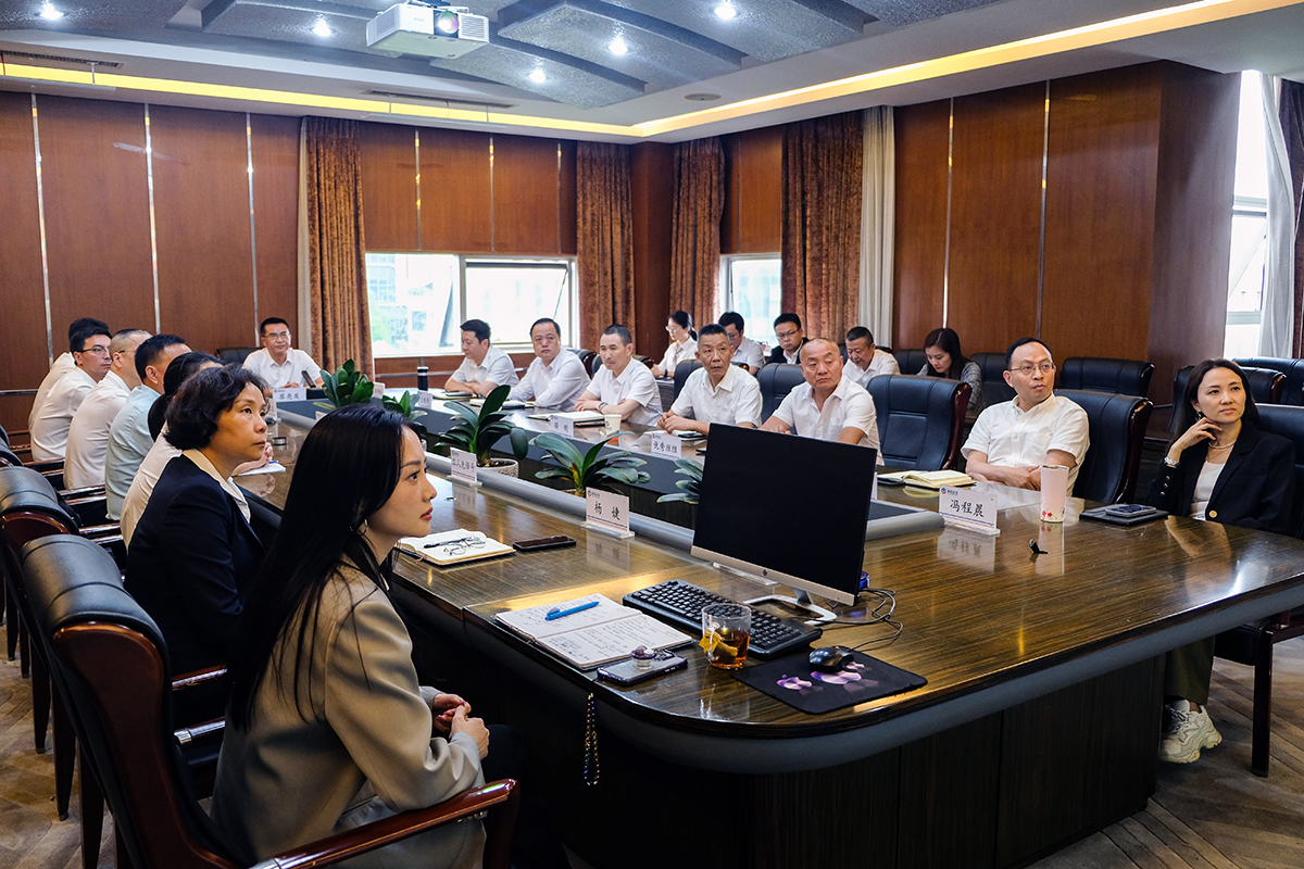 ϲѶ���ڲ�888����Ϊ���ٷ���վ��ҵ���˻������漯���Ƚ�ģ���䷶