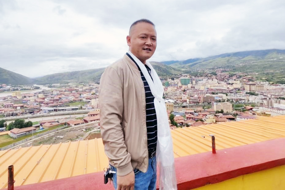 ��������ҵ�ˡ�������Уѧ�������˶������չ٣����������ڲ�888����Ϊ���ٷ���վ���˼�ʻԱ�յ�лл��