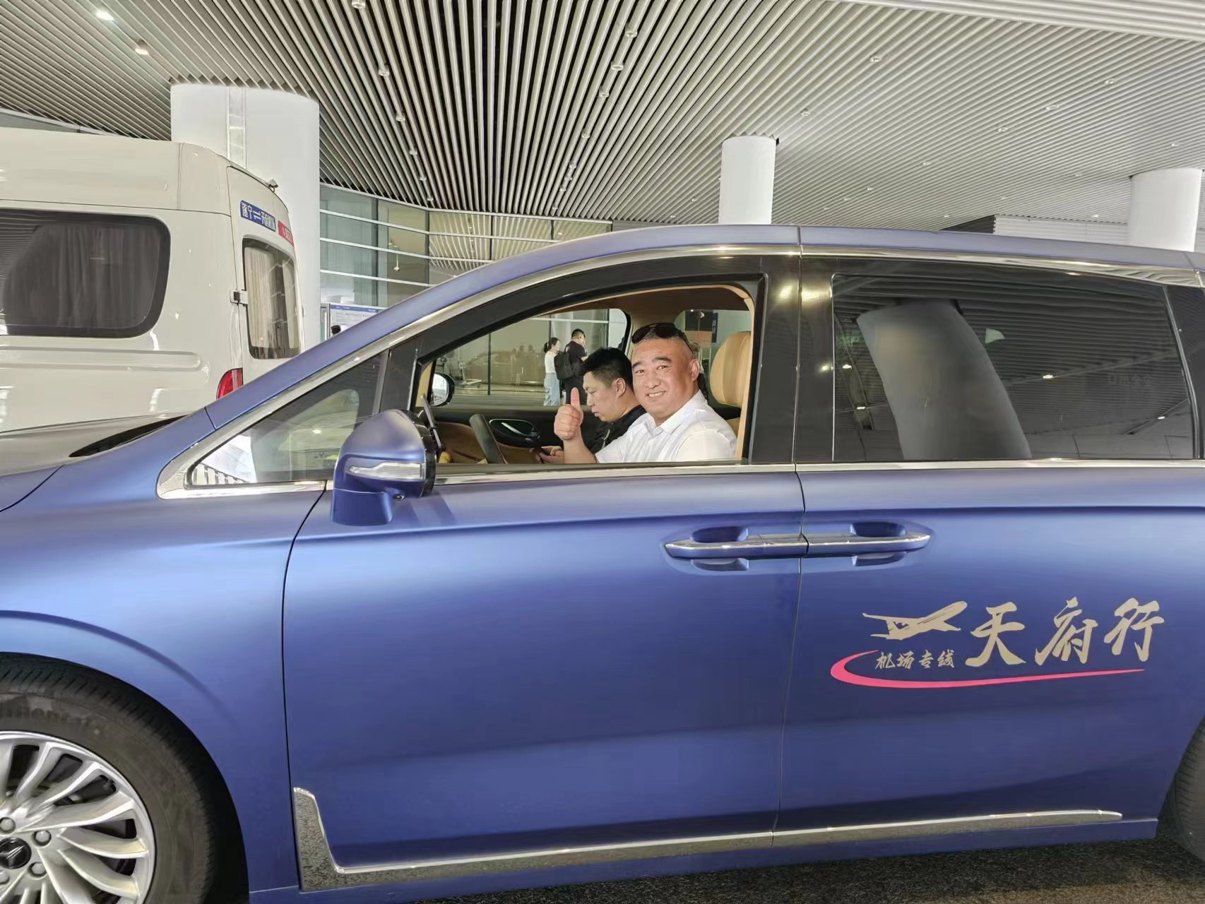 �ڲ�888����Ϊ���ٷ���վ��ҵ�츮�л���ר����Ŀ����Ӫ��ȡ����ͻ�ƣ�