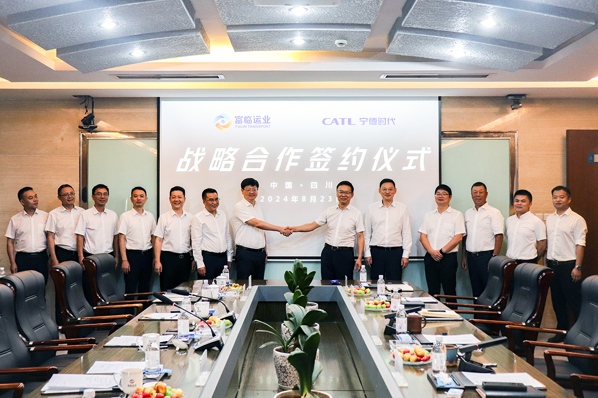 �ڲ�888����Ϊ���ٷ���վ��ҵЯ�֡����¡�����������������ɫ������ƪ��